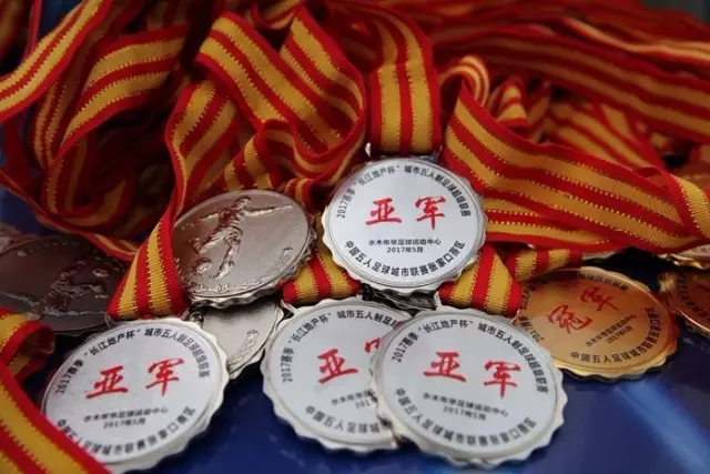 小平头啤酒肚！卢卡库本赛季意甲11场独造9球